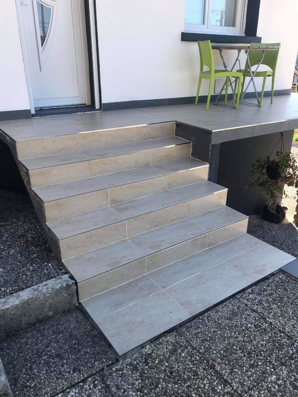Re╠ünovation entre╠üe